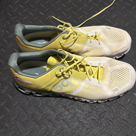 Men’s ON RUNNING - Picture 2 of 4